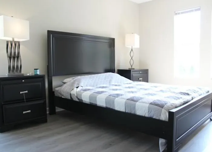 Charming 3-Bedroom House Scenic&Close To Downtown