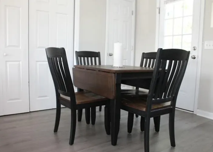 Charming 3-Bedroom House Scenic&Close To Downtown